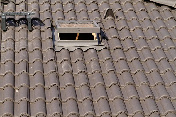 Dachfenster - Dach und Fenster — Stockfoto