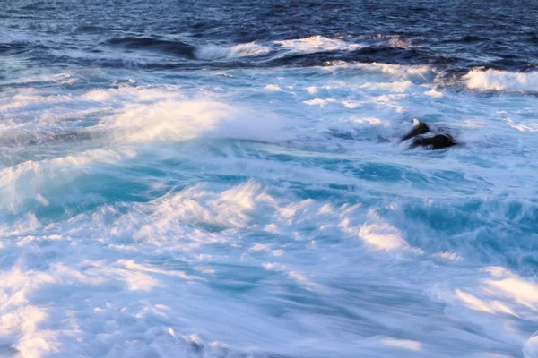 Windy blue sea - η δύναμη της φύσης — Φωτογραφία Αρχείου