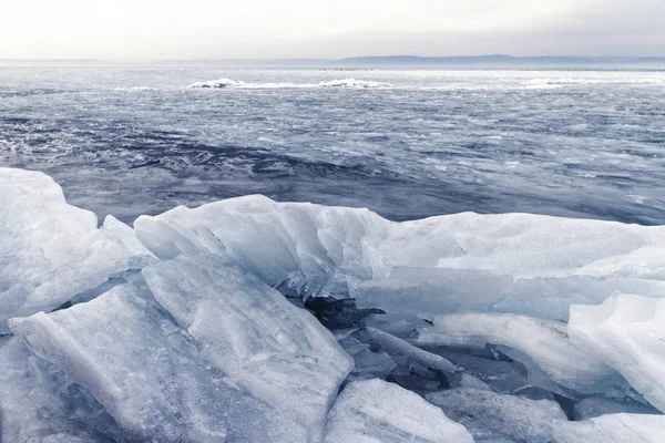 Замерзшее озеро - Балатон — стоковое фото