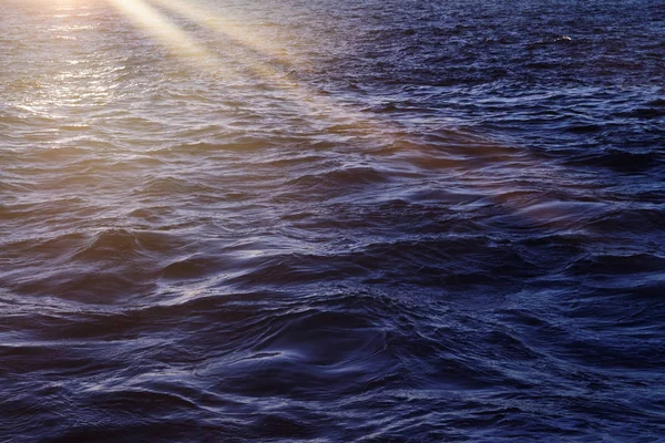 Rüzgarlı mavi deniz — Stok fotoğraf