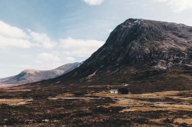 Glencoe dağlar güneşli
