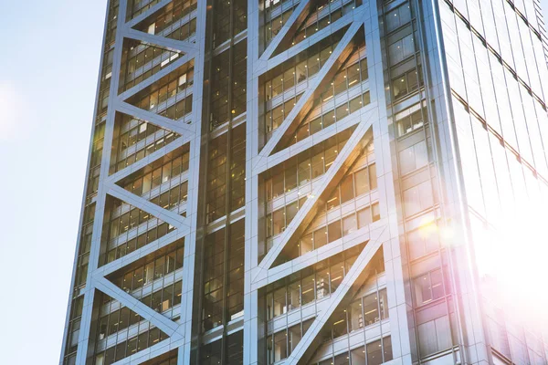 Сучасна скляна офісна бізнес-будівля — стокове фото