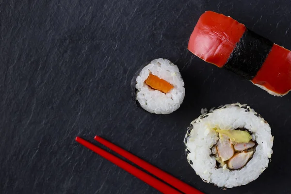 Piezas de sushi primer plano —  Fotos de Stock