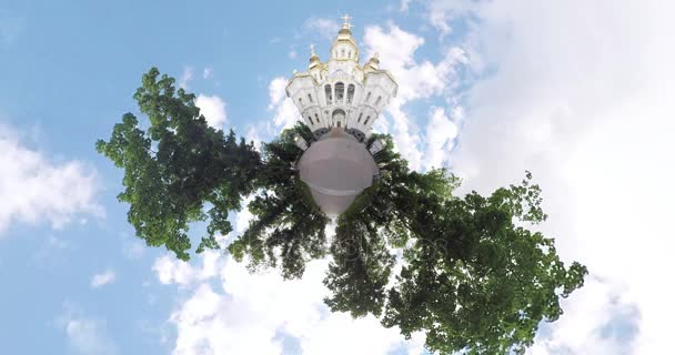 Pequeno planeta Templo na Praça da Vitória — Vídeo de Stock