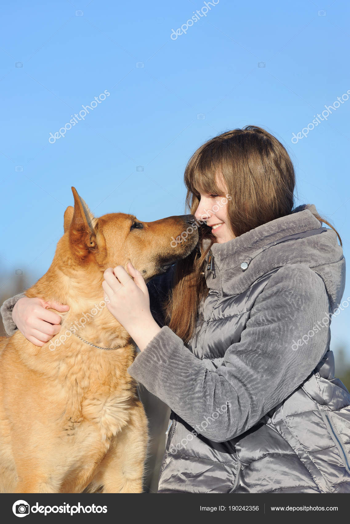 Elle Se Fait Baiser Par Un Chien Porno Zoophilie Avec Des Cochon : jeune femme baiser par un animal