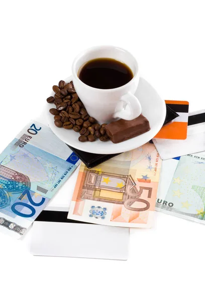 Cup of coffee with money and credit card. — Stock Photo, Image