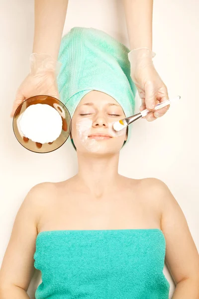 Menina em procedimentos de spa — Fotografia de Stock