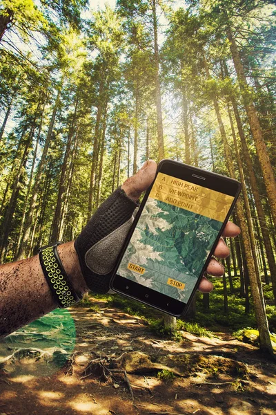 Smartphone Gps navigator i mans hand. — Stockfoto