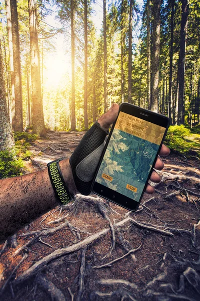 Smartphone GPS-Navigator in der Hand. — Stockfoto