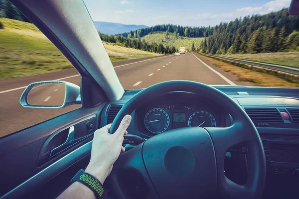 Armaturenbrett Und Lenkrad Mit Der Hand Auto Reisekonzept — Stockfoto