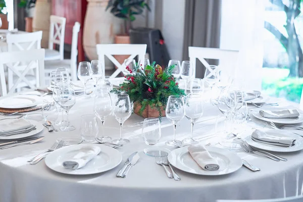 Bir İspanyol restoranında öğle yemeği hazır.