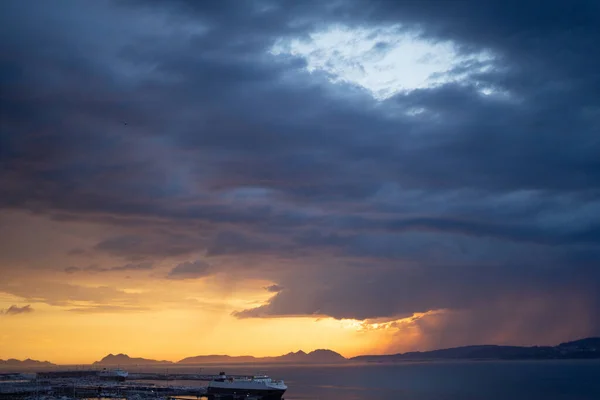 Vista Una Puesta Sol Sobre Puerto Ocio Vigo España — Foto de Stock