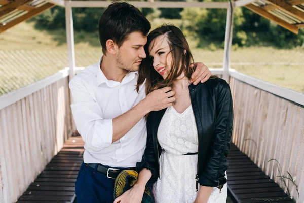 Woman and man  hugging — Stock Photo, Image