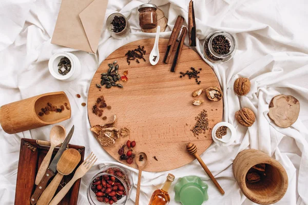 kurutulmuş meyve ve baharat