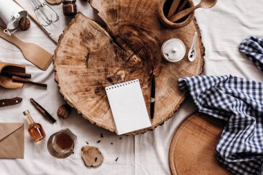 mutfak eşyaları, defter ve kalem