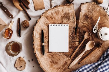 mutfak eşyaları, defter ve kalem