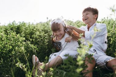 kız ve erkek kardeşim açık portre