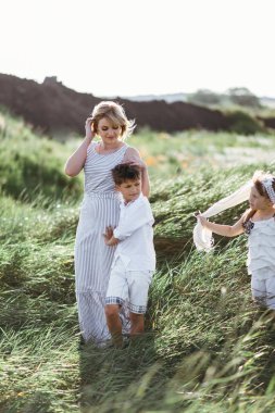 Annem ve onun çocukları açık portre