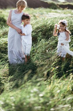 Annem ve onun çocukları açık portre