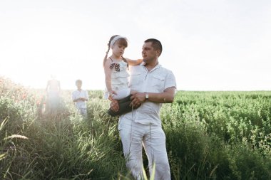  Açık aile portresi