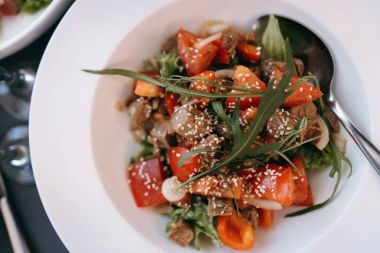 lezzetli salata tabağı. Düğün masa. tablo açık büfe