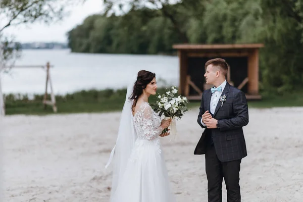 Happy Young Just Married Couple Wedding Day Walking River Beach — Stock Photo, Image