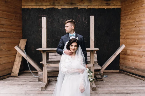 Hermosa Pareja Boda Disfrutando Momentos Románticos Aire Libre —  Fotos de Stock