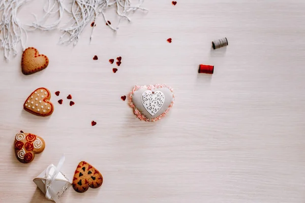 Soubory Cookie Třpytky Vlákna Pytloviny Ubrousek Pozadí Tvaru Srdce — Stock fotografie