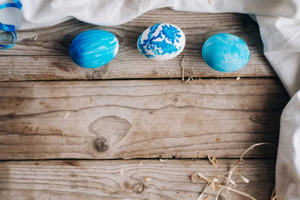 Ansicht Von Oben Dekorative Komposition Mit Blau Gefärbten Eiern Reihe — Stockfoto
