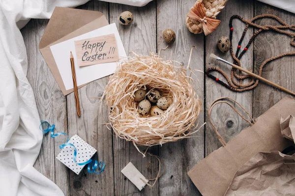 Decoratieve Compositie Met Kwarteleitjes Nest Envelop Met Brief Happy Easter — Stockfoto