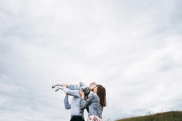 Bottom View Family Playing Having Fun Meadow Cloudy Sky Background — Stock Photo, Image