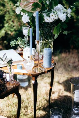 Düğün dekorasyonu köy tarzı. Hediye kartlarıyla düğün dekoru.