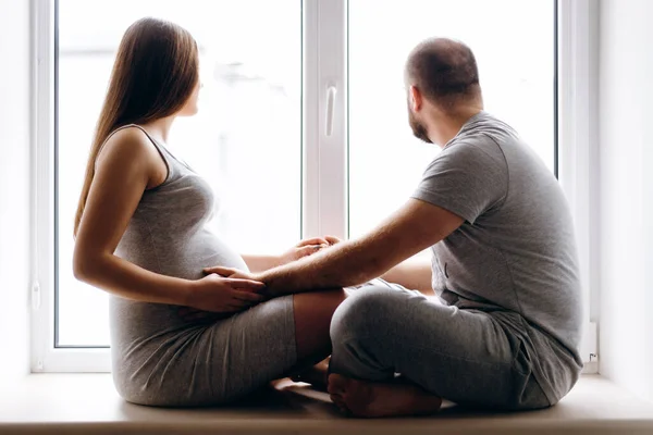 Gravidanza Giovane Coppia Attesa Bambino Meravigliosi Genitori Attesa Coccole Nel — Foto Stock