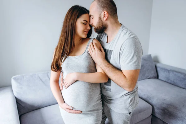 Zwangerschap Een Jong Stel Dat Baby Wacht Prachtige Aanstaande Ouders — Stockfoto