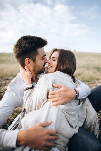 Lovely Couple Hugging Kissing Smiling Sky Seating Grass Close Portrait — Stock Photo, Image