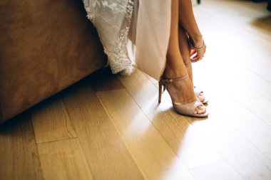 Güzel gelin düğün hazırlığı.