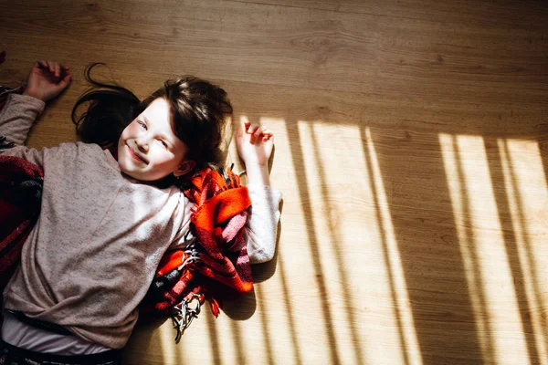 Girl Having Fun Home Quarantine Hiding Plaid — Stock Photo, Image