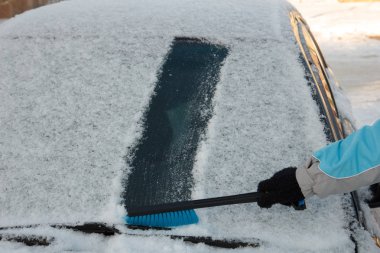 Araba ön cam temizlik