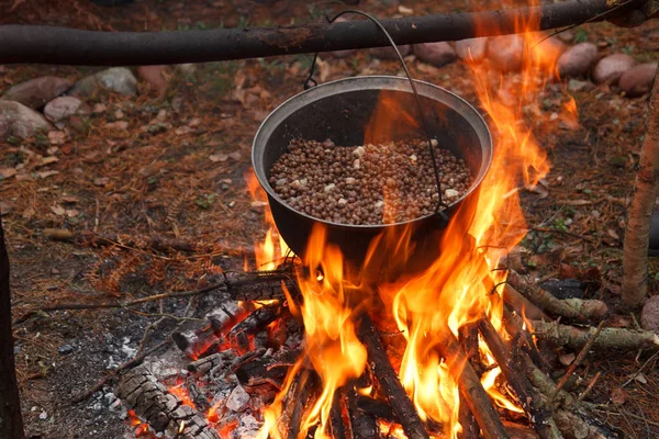 Bombones en la fogata de cocina — Foto de stock