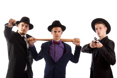 Üç genç Mafia kuryesi