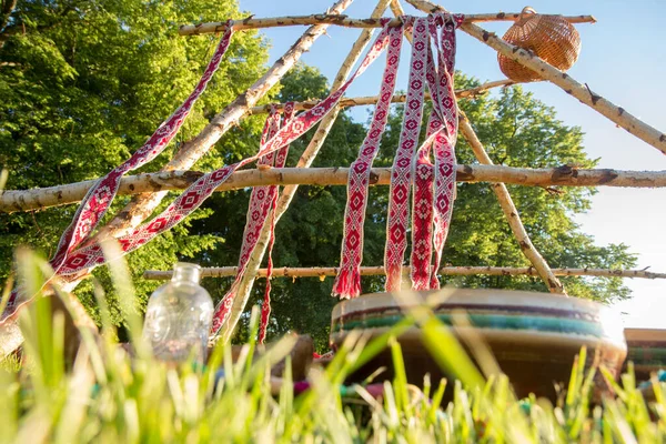 Het vieren van zomerzonnewende. — Stockfoto