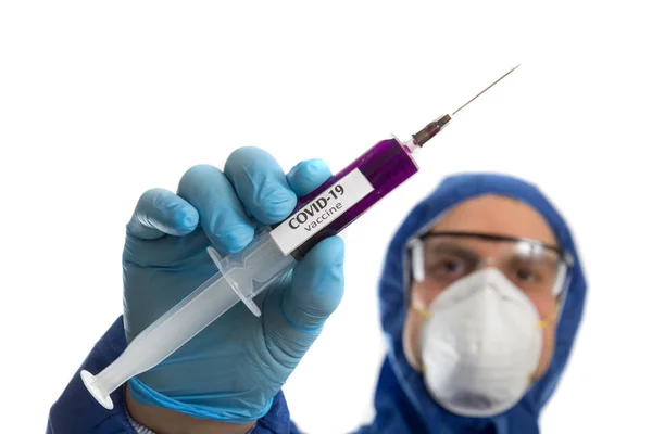 Doctor holding syringe with virus COVID 19 vaccine. — Stock Photo, Image