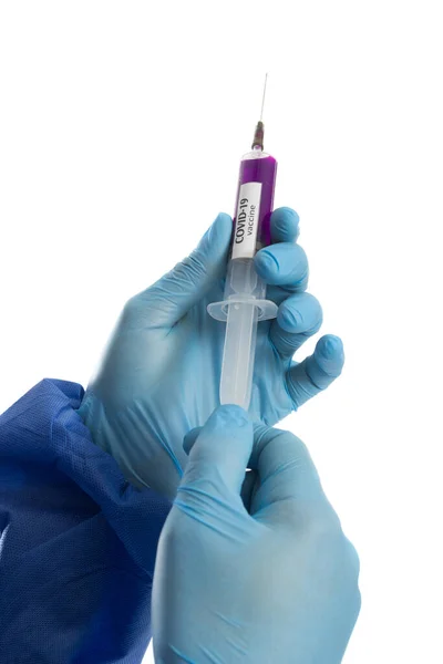 Lekarz trzymający strzykawkę z wirusem Covid 19 szczepionka. — Zdjęcie stockowe