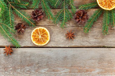 Eski köhne ahşap arka planda yeni yıl kompozisyonu