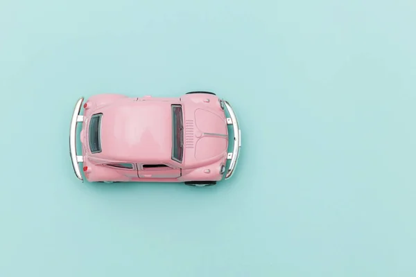 Egyszerűen Design Rózsaszín Vintage Retro Játék Autó Elszigetelt Kék Pasztell — Stock Fotó