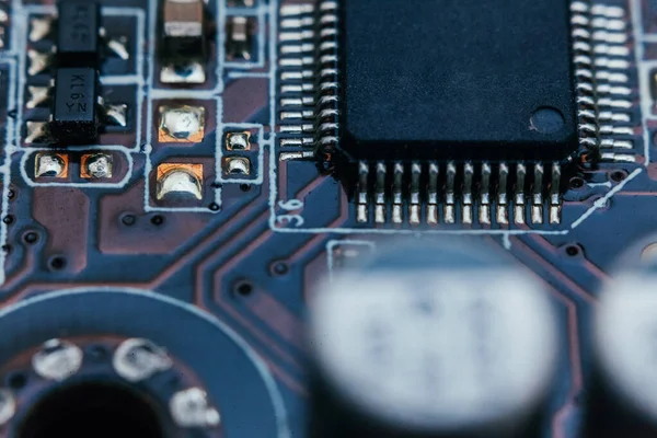 Devre tamiri. Elektronik donanım modern teknoloji. Anakart dijital kişisel bilgisayar çipi. Teknoloji bilimi geçmişi. Entegre iletişim işlemcisi. Bilgi mühendisliği bileşeni.