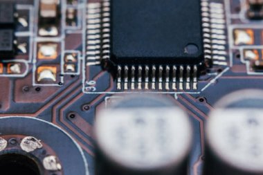 Devre tamiri. Elektronik donanım modern teknoloji. Anakart dijital kişisel bilgisayar çipi. Teknoloji bilimi geçmişi. Entegre iletişim işlemcisi. Bilgi mühendisliği bileşeni