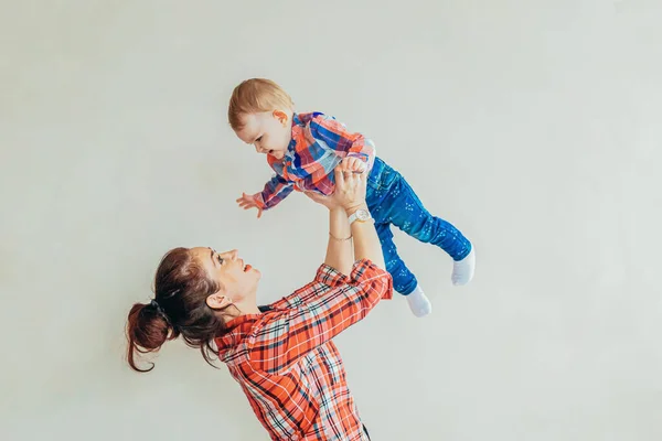 Young Mother Holding Her Newborn Child Woman Infant Little Baby — Stock Photo, Image