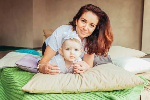 Stay Home Stay Safe Young Mother Holding Her Child Woman — Stock Photo, Image