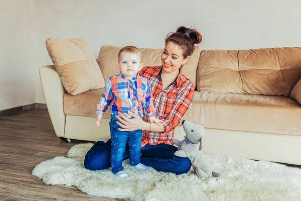 Stay Home Stay Safe Young Mother Holding Her Child Woman — Stock Photo, Image